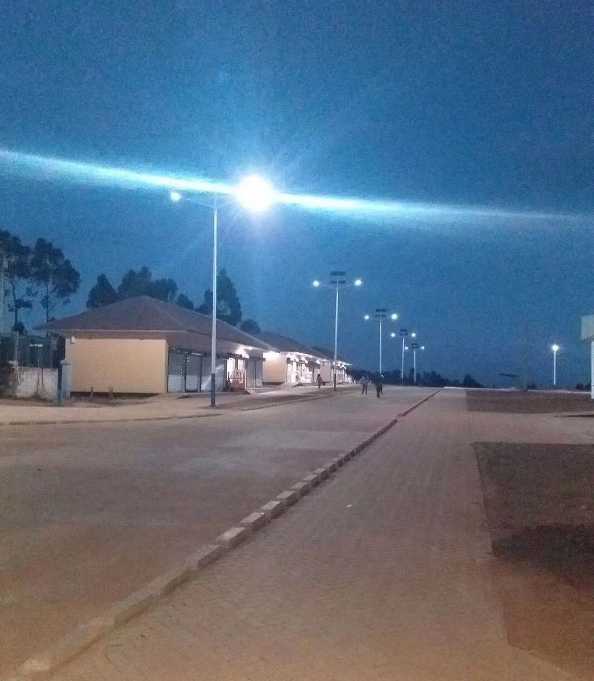 洛阳市非洲科特迪瓦太阳能路灯工程